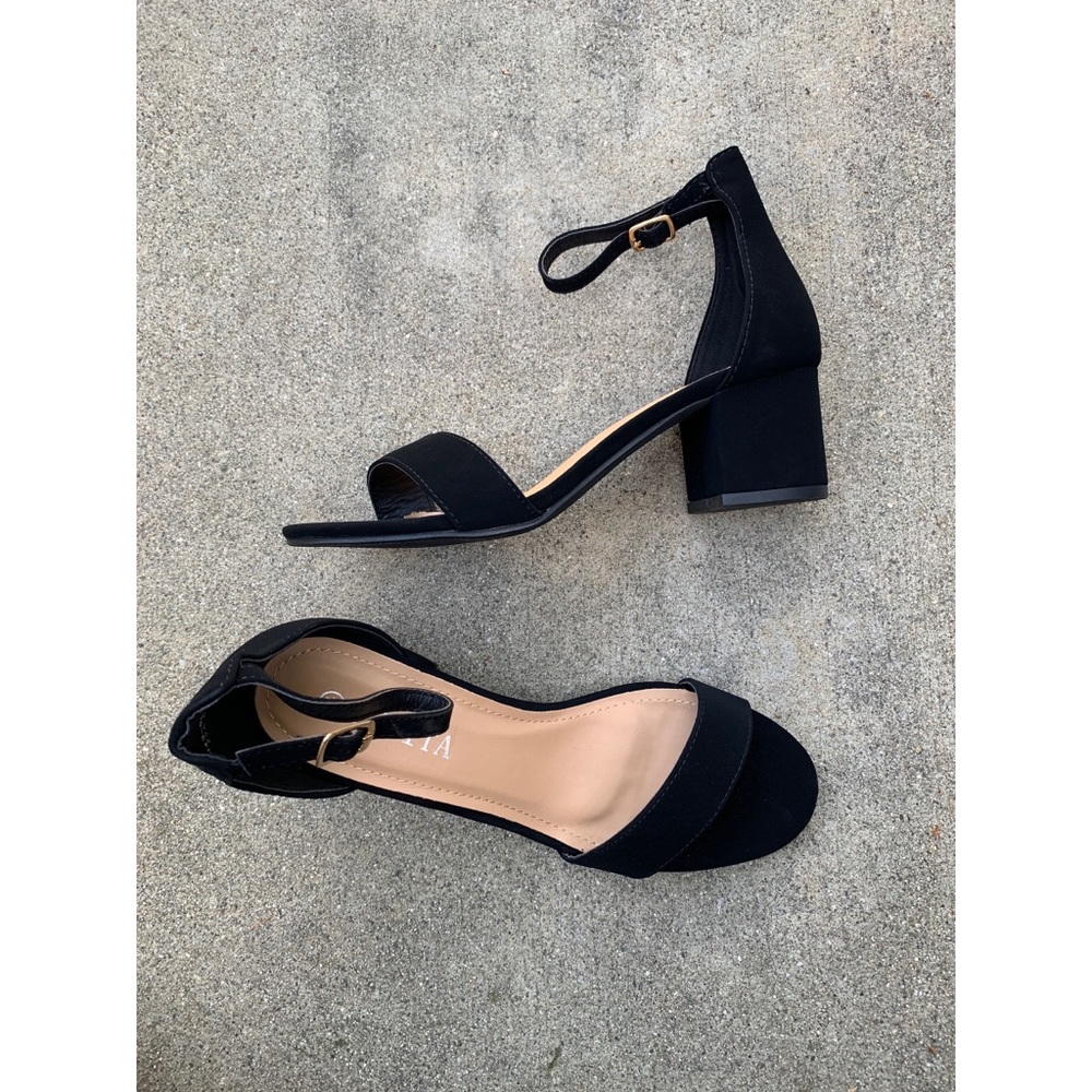 Lucita Women Low Ankle Strap Black Heel